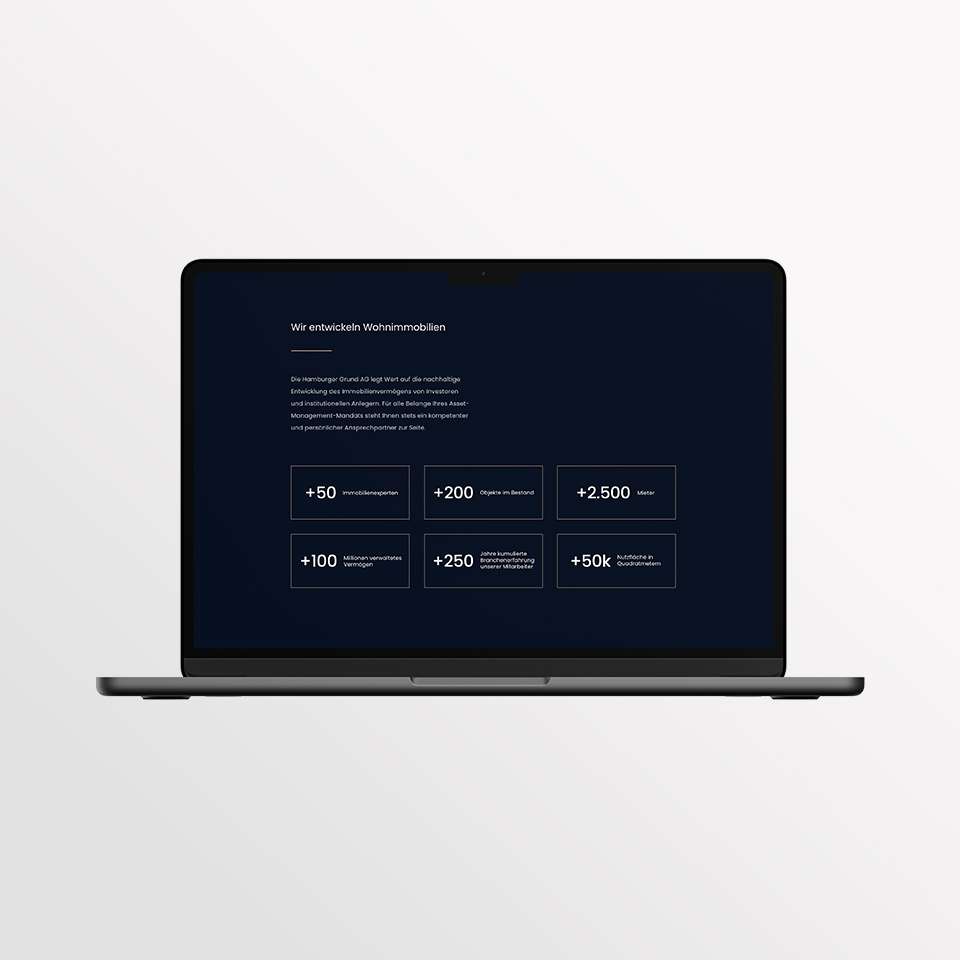 Mockup of the data overview on the Hamburger Grund website in a MacBook against a white background