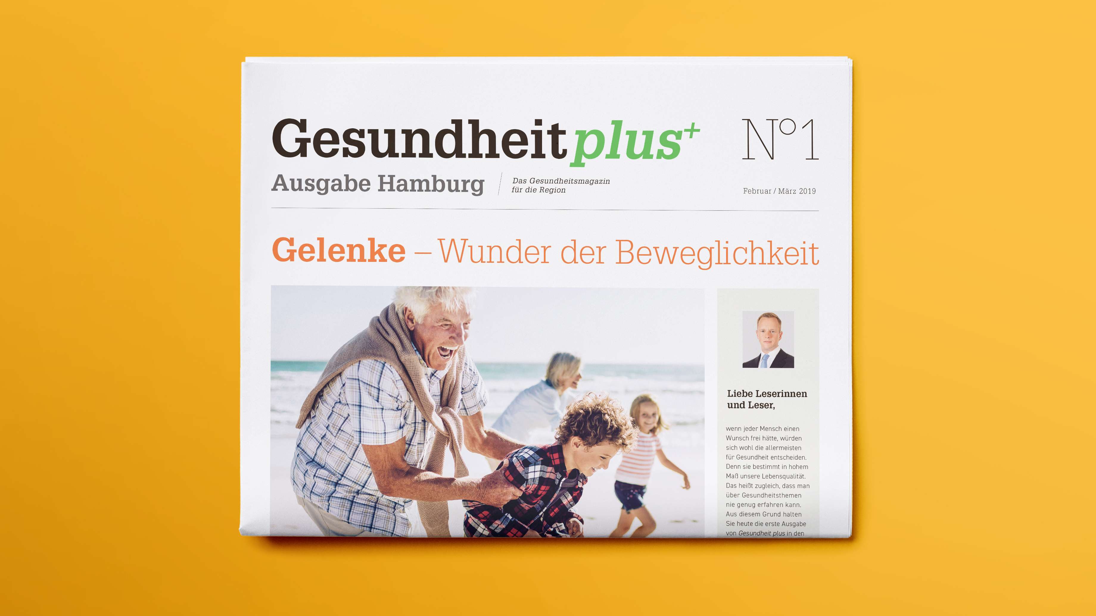 Außenansicht der mittig gefalteten Zeitung zur Akquisekampagne der Schön Klinik
