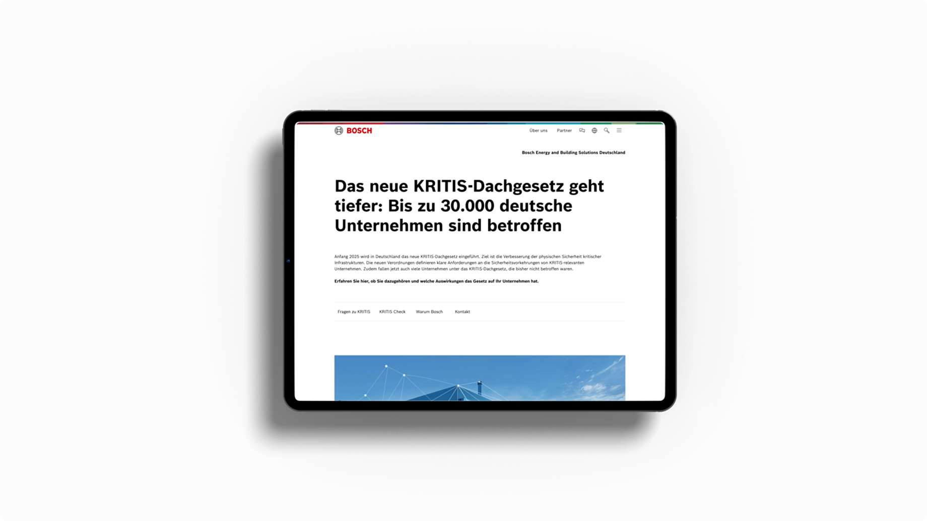 Ein Screenshot der KRITIS-Website von Bosch Building Solutions mit der Headline „Das neue KRITIS-Dachgesetz geht tiefer”.